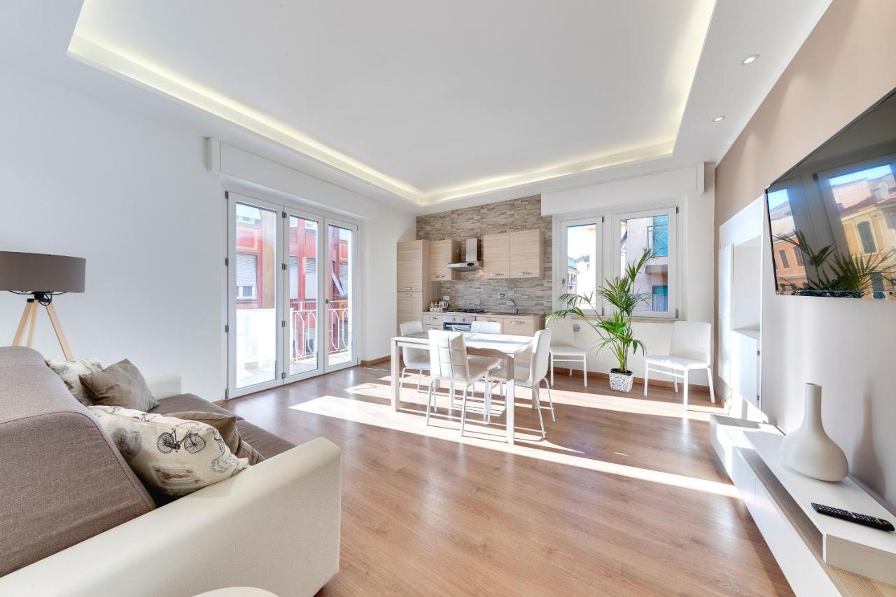 Ariston - Ciclabile Appartamento In Centro Al Mare Con Balcone Sanremo Exterior foto